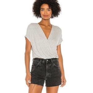 💐Lovers + Friends Kai Tee Grey XS